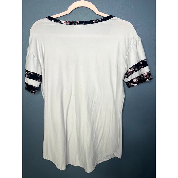 Ultra Flirt Super Soft Pajama Top with Floral Edging Size Medium Purple - Picture 2 of 7